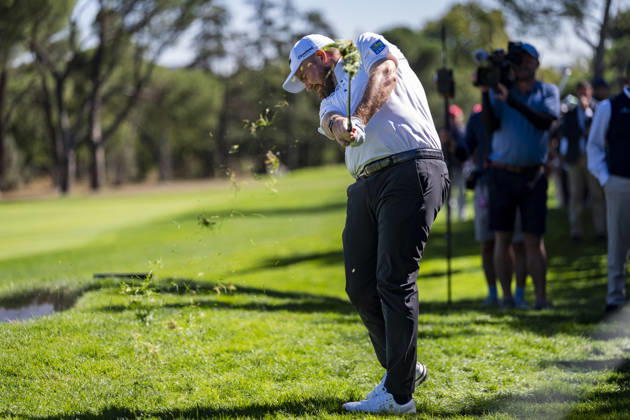 Open de Espana presented by Madrid - Day Two MADRID, SPAIN - OCTOBER 9: Shane Lowry of Ireland plays an approach shot on day two of the Open de Espana presented by Madrid at Club de Campo Villa de Madrid on October 9, 2026 in Madrid, Spain. Madrid Club de Campo Villa de Madrid Madrid Spain Copyright: xAlbertoxGardinx AGardin_20261009_Golf_Esp_Mad_1186