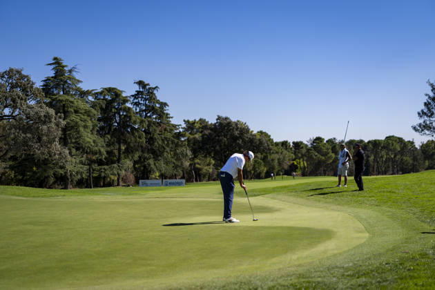 Open de Espana presented by Madrid - Day Two MADRID, SPAIN - OCTOBER 9: A general view of the field while Eugenio Chacarra of Spain putts on day two of the Open de Espana presented by Madrid at Club de Campo Villa de Madrid on October 9, 2026 in Madrid, Spain. Madrid Club de Campo Villa de Madrid Madrid Spain Copyright: xAlbertoxGardinx AGardin_20261009_Golf_Esp_Mad_1192