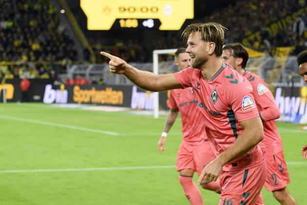 Niclas Fuellkrug of SV Werder Bremen celebrates his goal, which tied the score at 2–2, during the Bundesliga match between Borussia Dortmund and SV Werder Bremen at Signal Iduna Park on October 9, 2026, in Dortmund, Germany. Photo by Max Maiwald, DeFodi Images. Niclas Fuellkrug of SV Werder Bremen celebrates after scoring his team’s second goal during the Bundesliga match between Borussia Dortmund and SV Werder Bremen at Signal Iduna Park on October 9, 2026 in Dortmund, Germany. Photo by Max Maiwald, DeFodi Images. DFB and DFL regulations prohibit any use of photographs as image sequences and or quasi-video. Photo by Max Maiwald, DeFodi Images.