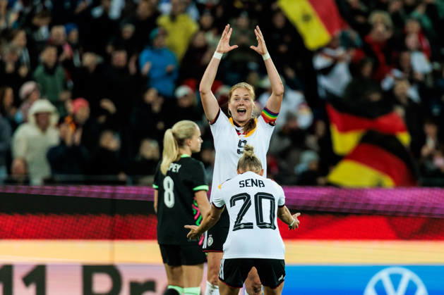 KARLSRUHE, GERMANY - OCTOBER 09: Sjoeke Nuesken (Nüsken, Germany, 9) celebrates scoring the 4:2 goal with her teammates during the International Friendly, Länderspiel, Nationalmannschaft match between Germany vs. Australia at BBBank Wildpark on October 09, 2026 in Karlsruhe, Germany. Germany Copyright: xSteffiexWunderlx