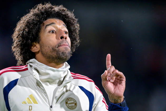 Coach Costa Santos Dante of FC Bayern Munich gives instructions, gesticulates with his arms, single frame, action, 09 10 2026, Munich, Germany, soccer, Bavarian Regional League, FC Bayern Munich II vs. SpVgg Unterhaching xslx