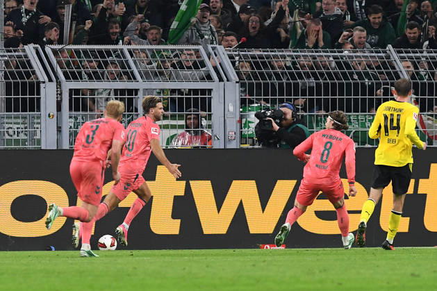 Niclas Fuellkrug of Werder Bremen celebrates after scoring his team’s second goal during the Bundesliga match between Borussia Dortmund and SV Werder Bremen at Signal Iduna Park on October 9, 2026, in Dortmund, Germany. Photo by Ralf Treese, DeFodi Images. Niclas Fuellkrug of Werder Bremen celebrates after scoring his team’s second goal during the Bundesliga match between Borussia Dortmund and SV Werder Bremen at Signal Iduna Park on October 9, 2026 in Dortmund, Germany. Photo by Ralf Treese, DeFodi Images. DFB and DFL regulations prohibit any use of photographs as image sequences and or quasi-video. Photo by Ralf Treese, DeFodi Images