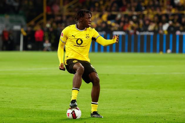 DORTMUND - Joane Gadou of Borussia Dortmund controls the ball during the Bundesliga match between Borussia Dortmund and SV Werder Bremen at Signal Iduna Park on October 9, 2026, in Dortmund, Germany. MARCEL TER BALS ANP Bundesliga 2026 27 xVIxANPxSportx xMarcelxterxBalsxIVx 571970001 originalFilename: 571970001