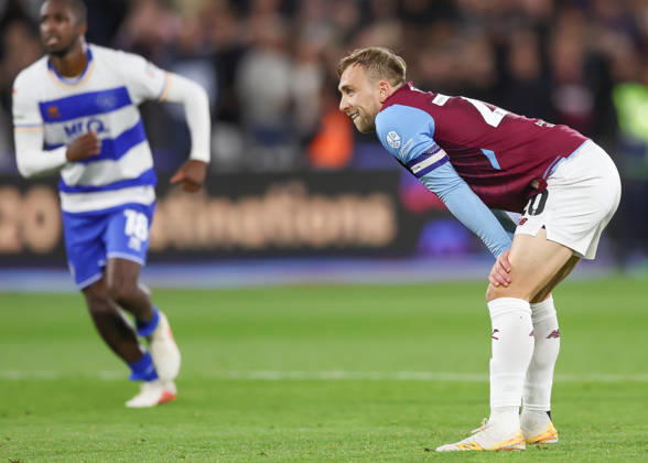 West Ham United v Queens Park Rangers, EFL Sky Bet Championship, EFL, Football, London Stadium, London, UK - 09 Oct 2026 A dejected Jarrod Bowen of West Ham United after Goalkeeper Pierre Charles of Queens Park Rangers saved his spot kick London London Stadium Stratford GBR, UK NEWSPAPERS OUT Copyright: xEllixBirchx