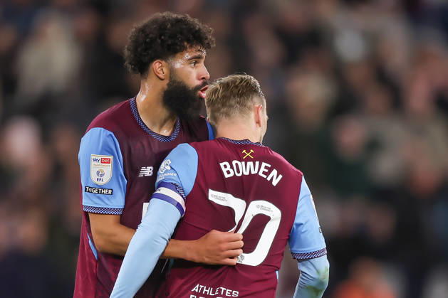 West Ham United v Queens Park Rangers, EFL Sky Bet Championship, EFL, Football, London Stadium, London, UK - 09 Oct 2026 Pablo of West Ham United commiserates with Jarrod Bowen of West Ham United after Goalkeeper Pierre Charles of Queens Park Rangers saved his spot kick London London Stadium Stratford GBR, UK NEWSPAPERS OUT Copyright: xEllixBirchx