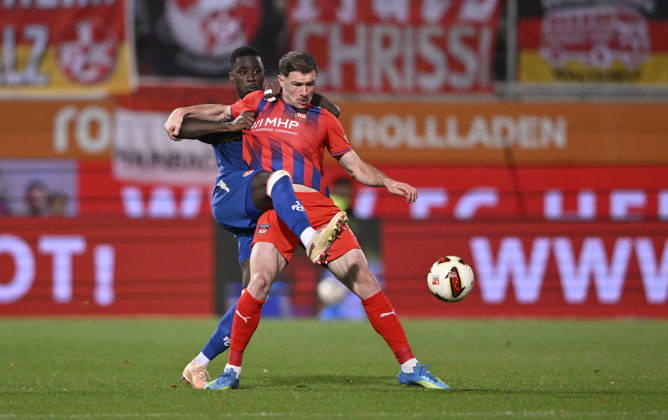 Tackle, Budu Zivzivadze Siwsiwadse, 1 FC Heidenheim 1846 (FCH) 11 vs. Maxwell Gyamfi, 1 FC Kaiserslautern (FCK) 04, 1 FC Heidenheim 1846 (FCH) vs. 1 FC Kaiserslautern 09 10 2026 DFL regulations prohibit any use of photographs as image sequences and or quasi-video. 1 FC Heidenheim 1846 FCH vs. 1 FC Kaiserslautern