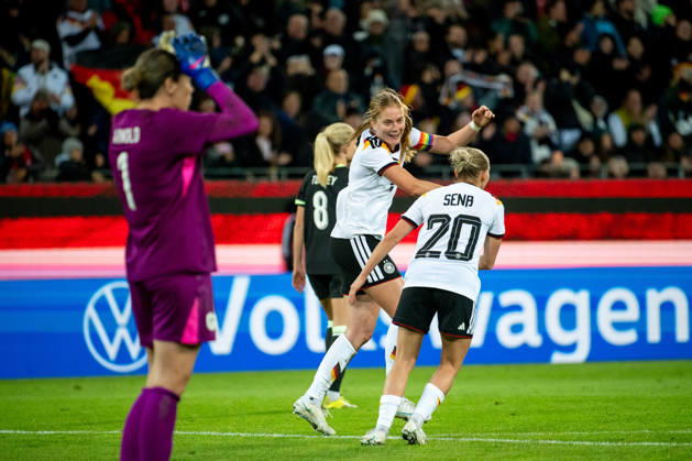 October 9, 2026, GER, Soccer, Women s, International Match, Karlsruhe, Germany vs. Australia: Sjoeke Nüsken (Germany, 9) and Elisa Senß (Germany, 20) celebrate the goal that made it 4–2, Karlsruhe BBBank Wildpark, Baden-Württemberg, Germany Copyright: xNordphoto Memmlerx