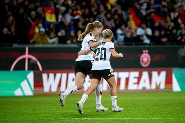 October 9, 2026, GER, Soccer, Women s, International Match, Karlsruhe, Germany vs. Australia: Sjoeke Nüsken (Germany, 9) and Elisa Senß (Germany, 20) celebrate the goal that made it 4–2, Karlsruhe BBBank Wildpark, Baden-Württemberg, Germany Copyright: xNordphoto Memmlerx