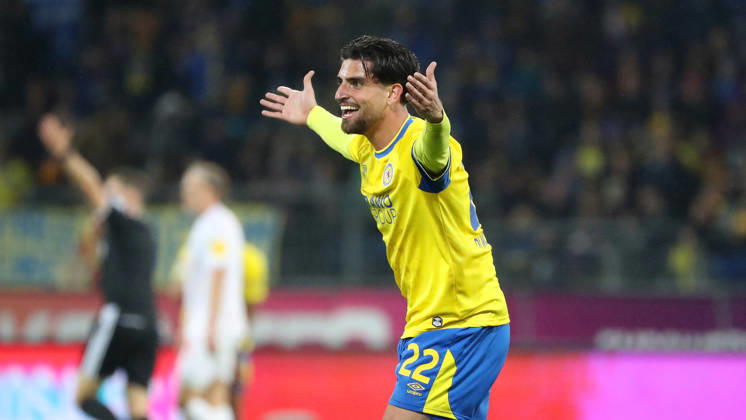Braunschweig vs. Kiel, 2nd Bundesliga Braunschweig, October 9, 2026, Soccer, Men s, 2nd Bundesliga, 2026–2027 Season, Eintracht Braunschweig vs. Holstein Kiel Fabio Di Michele Sanchez Eintracht Braunschweig DFL DFB REGULATIONS PROHIBIT ANY USE OF PHOTOGRAPHS AS IMAGE SEQUENCES AND OR QUASI-VIDEO Stadion an der Hamburger Straße Lower Saxony Germany