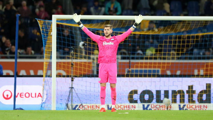 Braunschweig vs. Kiel, 2nd Bundesliga Braunschweig, October 9, 2026, Soccer, Men s, 2nd Bundesliga, 2026–2027 Season, Eintracht Braunschweig vs. Holstein Kiel; Goalie Timon Weiner; Holstein Kiel; DFL; DFB; REGULATIONS PROHIBIT ANY USE OF PHOTOGRAPHS AS IMAGE SEQUENCES AND OR QUASI-VIDEO; Stadion an der Hamburger Straße; Lower Saxony, Germany