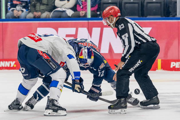 Linesman David Tschirner officiates a faceoff between Myles Powell of ERC Ingolstadt, No. 09, and Brady Ferguson of EHC Red Bull Munich, No. 12, GER; EHC Red Bull Munich vs. ERC Ingolstadt, DEL, 2026–2027 season, Matchday 7, October 9, 2026 Photo: HMB Media, Franz Feiner Copyright: HMBxMedia FranzxFeiner