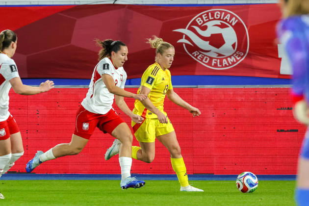 SOCCER WOMEN UEFA BELGIUM VS POLAND Wiktoria Zieniewicz (3) of Poland and Elena Dhont (13) of Belgium pictured during a women football game between the national teams of Belgium , called the Red Flames , and Poland on Round 1 of Play Offs, first leg of the 2026-27 UEFA Women s European Qualifiers competition , on Friday 9 October 2026 in Leuven , BELGIUM . PHOTO SPORTPIX Sevil OKTEM Leuven Den Dreef BELGIUM  Copyright: xSportpix.bex xSevilxOKTEMxSevilxOKTEMx