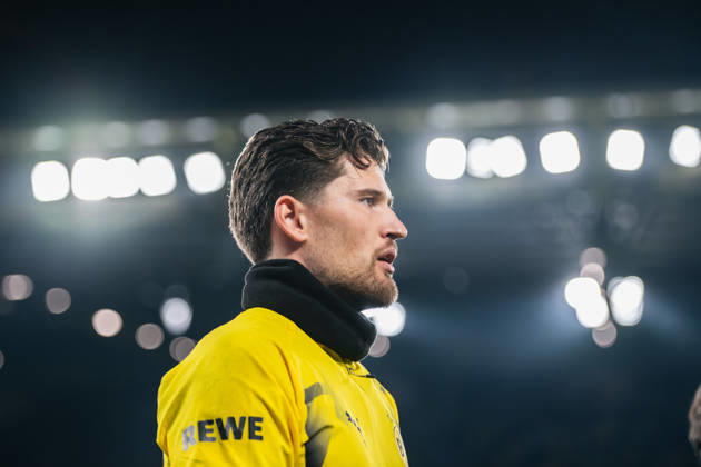 Borussia Dortmund v SV Werder Bremen - Bundesliga 2026 27 Gregor Kobel of Borussia Dortmund warms up prior to the Bundesliga match between Borussia Dortmund and SV Werder Bremen at Signal Iduna Park in Dortmund, Germany, on October 9, 2026. Dortmund Germany Copyright: xHeshamxElsherifx originalFilename:elsherif-notitle261009_np9St