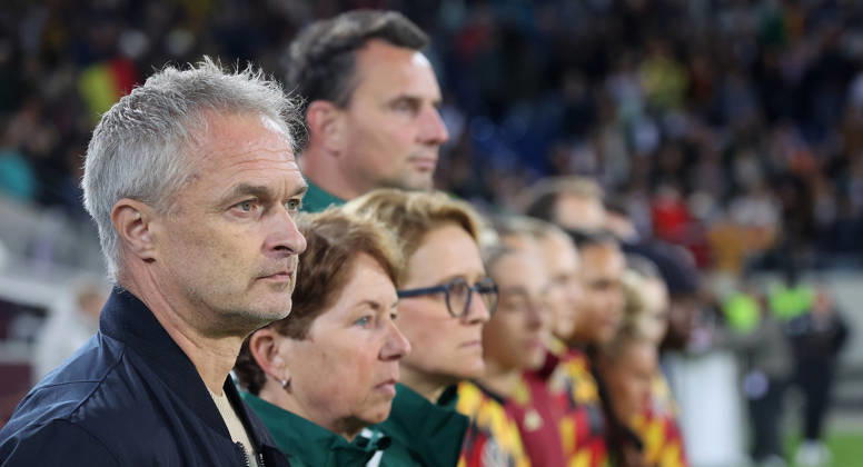 Karlsruhe, Women s International Soccer Match: Germany vs. Australia, Christian Wück (GER)