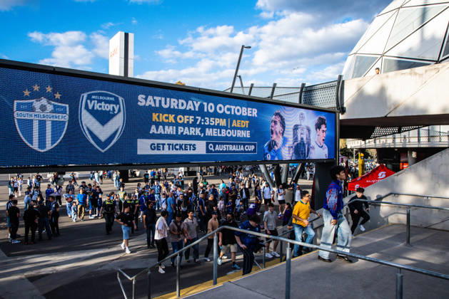 October 10, 2026, Melbourne, Victoria, Australia: MELBOURNE, AUSTRALIA - OCTOBER 10: Fans arrive prior to the Australia Cup Final match between South Melbourne FC and Melbourne Victory FC at AAMI Park on October 10, 2026 in Melbourne, Austr0alia. South Melbourne FC V Melbourne Victory FC - Australia Cup 2026 Final  - ZUMAp121 20261010_zsp_p121_001 Copyright: xChrisxPutnamx