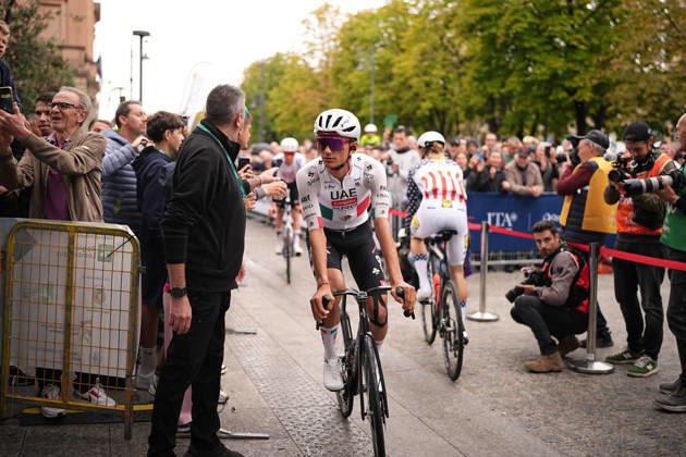 Mexico s Isaac Del Toro Romero of UAE Team Emirates XRG during the 120th edition of the Il Lombardia, Tour of Lombardy cycling race, a 239 km one day race from Bergamo to Como on October 10, 2026, Italy.  Copyright: xMarcoxAlpozzi xLaPressex