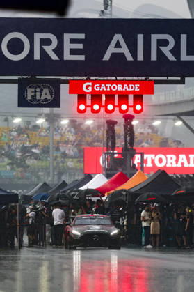 F1 - SINGAPORE GRAND PRIX 2026 starting grid, safety car, rain, pluie, during the 2026 Formula 1 Singapore Grand Prix, 17th round of the 2026 Formula One World Championship, WM, Weltmeisterschaft from October 9 to 11, 2026 on the Marina Bay Street Circuit, in Singapore, Singapore - SingaporeSingapore  Copyright: xDPPIx