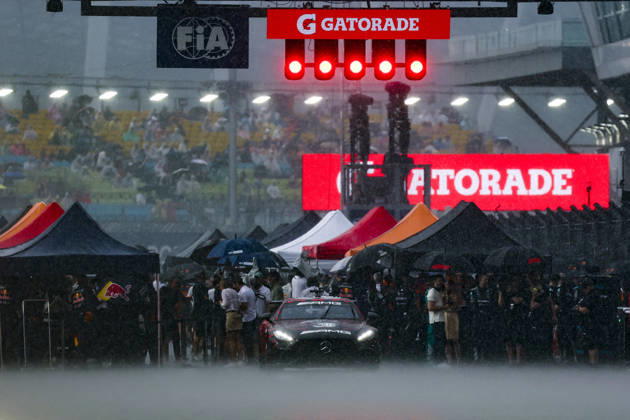 F1 - SINGAPORE GRAND PRIX 2026 starting grid, safety car, rain, pluie, during the 2026 Formula 1 Singapore Grand Prix, 17th round of the 2026 Formula One World Championship, WM, Weltmeisterschaft from October 9 to 11, 2026 on the Marina Bay Street Circuit, in Singapore, Singapore - SingaporeSingapore  Copyright: xDPPIx