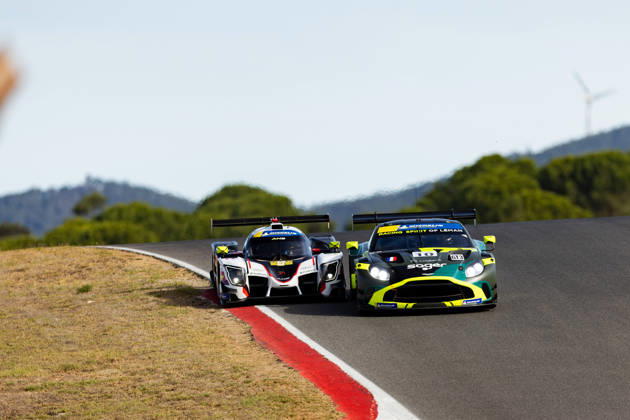 AUTO - MLC 2026 - PORTIMAO 09 IGLESIAS Louis (fra), DODDS Maxwell (gbr), ANS Motorsport, Ligier JS P325 - Toyota, LMP3, action 10 SAGER Philipp (aut), HASSE CLOT Valentin (fra), Racing Spirit of LÃ man, Aston Martin Vantage AMR GT3 Evo, GT3, action crash during the 6th round of the 2026 Michelin Le Mans Cup on the Autodromo Internacional do Algarve from October 8 to 10, 2026 in Portimao, Portugal - Copyright: xJoaoxFilipex