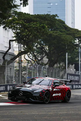 F1 - SINGAPORE GRAND PRIX 2026 Safety car, rain, pluie, during the 2026 Formula 1 Singapore Grand Prix, 17th round of the 2026 Formula One World Championship, WM, Weltmeisterschaft from October 9 to 11, 2026 on the Marina Bay Street Circuit, in Singapore, Singapore - SingaporeSingapore  Copyright: xDPPIx