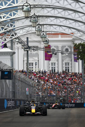 F1 - SINGAPORE GRAND PRIX 2026 03 VERSTAPPEN Max (nld), Red Bull Racing Ford RB22, action, rain, pluie, during the 2026 Formula 1 Singapore Grand Prix, 17th round of the 2026 Formula One World Championship, WM, Weltmeisterschaft from October 9 to 11, 2026 on the Marina Bay Street Circuit, in Singapore, Singapore - SingaporeSingapore  Copyright: xDPPIx