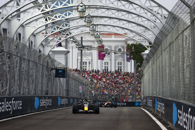 F1 - SINGAPORE GRAND PRIX 2026 03 VERSTAPPEN Max (nld), Red Bull Racing Ford RB22, action, rain, pluie, during the 2026 Formula 1 Singapore Grand Prix, 17th round of the 2026 Formula One World Championship, WM, Weltmeisterschaft from October 9 to 11, 2026 on the Marina Bay Street Circuit, in Singapore, Singapore - SingaporeSingapore  Copyright: xDPPIx