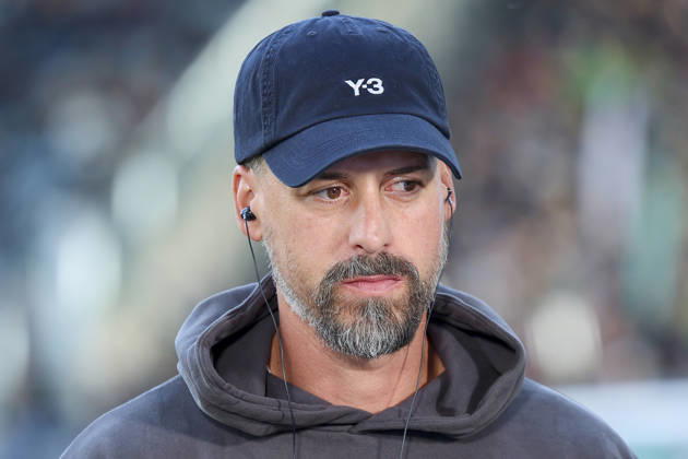 Hannover 96 coach Sandro Wagner watches during the 2. Bundesliga match between 1. FC Magdeburg and Hannover 96, Avnet Arena on October 10, 2026, in Magdeburg, Germany. Photo by Marco Steinbrenner, DeFodi Images. Coach Sandro Wagner of Hannover 96 looks on during the 2nd Bundesliga match between 1 FC Magdeburg and Hannover 96 at Avnet Arena on October 10, 2026 in Magdeburg, Germany. Photo by Marco Steinbrenner, DeFodi Images. DFB and DFL regulations prohibit any use of photographs as image sequences and or quasi-video. Photo by Marco Steinbrenner, DeFodi Images.