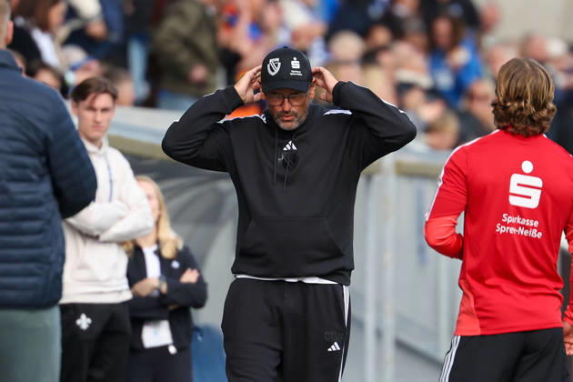 October 10, 2026 Soccer 2. Bundesliga SV Darmstadt 98 vs. Energie Cottbus, coach Claus Dieter Wollitz, Energie Cottbus Copyright: HMBxMedia JoaquimxFerreira