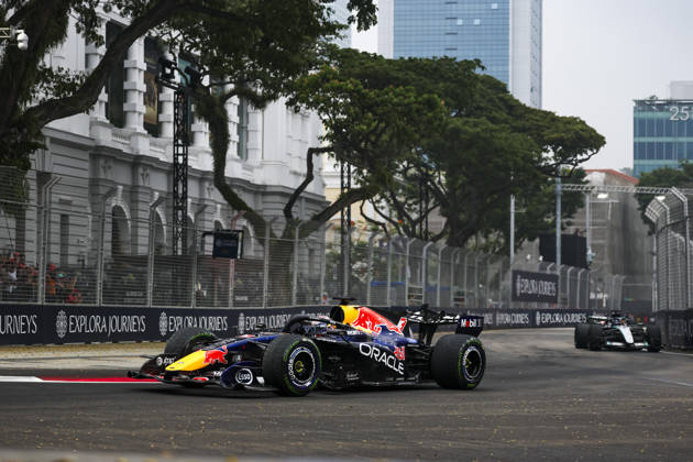 F1 - SINGAPORE GRAND PRIX 2026 03 VERSTAPPEN Max (nld), Red Bull Racing Ford RB22, action, rain, pluie, during the 2026 Formula 1 Singapore Grand Prix, 17th round of the 2026 Formula One World Championship, WM, Weltmeisterschaft from October 9 to 11, 2026 on the Marina Bay Street Circuit, in Singapore, Singapore - SingaporeSingapore  Copyright: xDPPIx