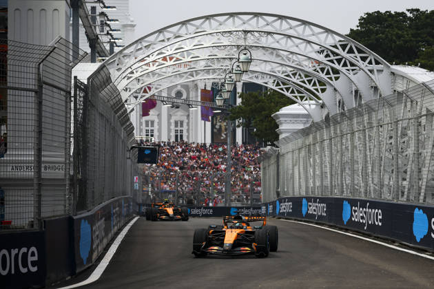 F1 - SINGAPORE GRAND PRIX 2026 81 PIASTRI Oscar (aus), McLaren F1 Team MCL40, action, rain, pluie, during the 2026 Formula 1 Singapore Grand Prix, 17th round of the 2026 Formula One World Championship, WM, Weltmeisterschaft from October 9 to 11, 2026 on the Marina Bay Street Circuit, in Singapore, Singapore - SingaporeSingapore  Copyright: xDPPIx