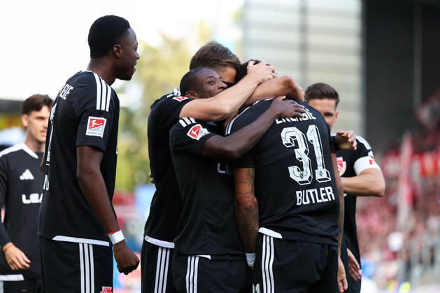 October 10, 2026 Soccer 2. Bundesliga SV Darmstadt 98 vs. Energie Cottbus, Justin Butler of Energie Cottbus and his teammates are seen celebrating after scoring a goal to make the score 0–1 Copyright: HMBxMedia JoaquimxFerreira