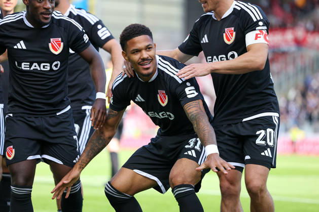 October 10, 2026 Soccer 2. Bundesliga SV Darmstadt 98 vs. Energie Cottbus, Justin Butler of Energie Cottbus and his teammates are seen celebrating after scoring a goal to make the score 0–1 Copyright: HMBxMedia JoaquimxFerreira