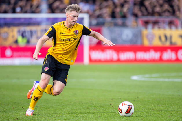 Jonas Sterner, SG Dynamo Dresden, 32 with the ball (GER), VfL Osnabrück vs. SG Dynamo Dresden, Soccer, 2. Bundesliga, Matchday 7, 2026–2027 season, October 10, 2026 DFL regulations prohibit any use of photographs as image sequences and or quasi-video GER, VfL Osnabrück vs. SG Dynamo Dresden, soccer, 2. Bundesliga, Matchday 7, 2026–2027 season, October 10, 2026, Osnabrück Copyright: xEibner-Pressefoto JanxRollingerx EP_JSK