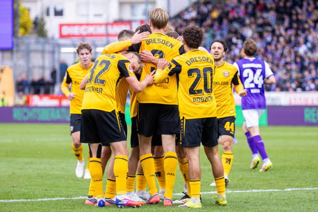 The SG Dynamo Dresden players celebrate Niklas Hauptmann s 1-0 goal. SG Dynamo Dresden, 27 GER, VfL Osnabrück vs. SG Dynamo Dresden, soccer, 2. Bundesliga, Matchday 7, 2026–2027 season, October 10, 2026 DFL regulations prohibit any use of photographs as image sequences and or quasi-video GER, VfL Osnabrück vs. SG Dynamo Dresden, soccer, 2. Bundesliga, Matchday 7, 2026–2027 season, October 10, 2026, Osnabrück Copyright: xEibner-Pressefoto JanxRollingerx EP_JSK