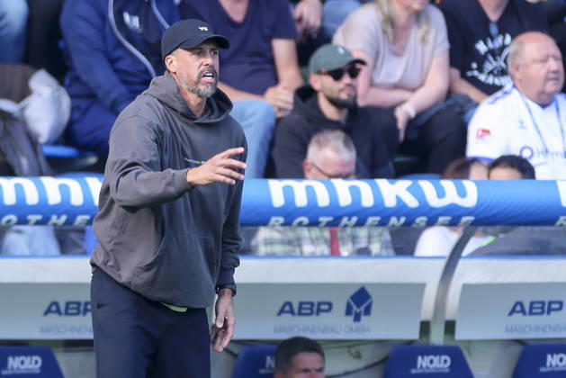 Hannover 96 coach Sandro Wagner gestures during the 2. Bundesliga match between 1. FC Magdeburg and Hannover 96, Avnet Arena on October 10, 2026, in Magdeburg, Germany. Photo by Marco Steinbrenner, DeFodi Images. Coach Sandro Wagner of Hannover 96 gestures during the 2nd Bundesliga match between 1 FC Magdeburg and Hannover 96 at Avnet Arena on October 10, 2026 in Magdeburg, Germany. Photo by Marco Steinbrenner, DeFodi Images. DFB and DFL regulations prohibit any use of photographs as image sequences and or quasi-video. Photo by Marco Steinbrenner, DeFodi Images.