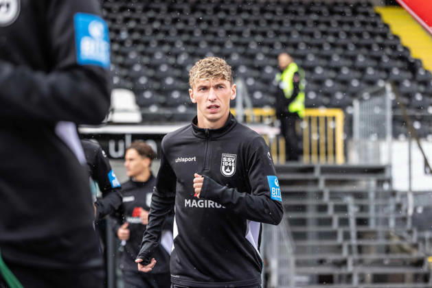 SSV Ulm 1846 Soccer vs. Eintracht Frankfurt II, Soccer, Regionalliga Southwest, Matchday 11, Donaustadion Ulm, October 26, warm-up, Benjamin Goller, SSV Ulm 1846 Soccer, 07 SSV Ulm 1846 Soccer vs. Eintracht Frankfurt II, Soccer, Regionalliga Southwest, Matchday 11, Donaustadion Ulm, October 26, 2010; Photo by Lucca Fundel, Ulm, Donaustadion, Baden-Württemberg, Germany