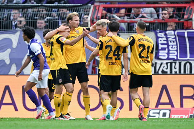 2. Bundesliga, Matchday 26, 27: VfL Osnabrück vs. Dynamo Dresden on October 10, 2026, at the Bremer Brücke in Osnabrück—cheers, goal celebrations, Goal scorers, goal scorer Niklas Hauptmann (Dresden) celebrates with Vincent Vermeij (Dresden), Jonas Sterner (Dresden), and MT