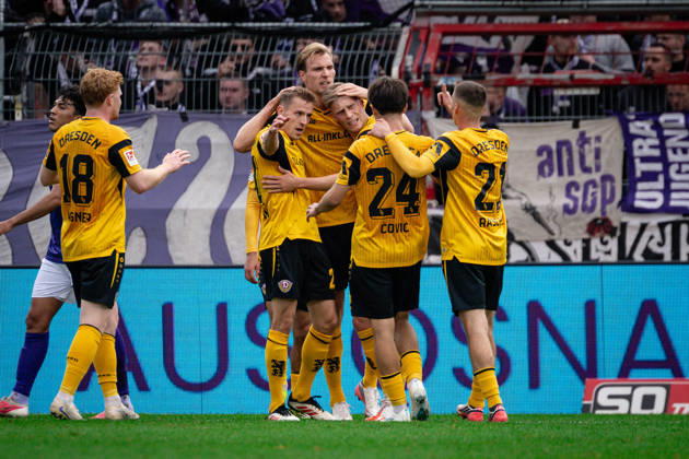 Goal celebration for the 0-1 by Niklas Hauptmann, 27, Dresden; VfL Osnabrück vs. SG Dynamo Dresden, Soccer, 2. Bundesliga, Matchday 7, October 10, 2026. DFL regulations prohibit any use of photographs as image sequences and or quasi-video. Osnabrück, Lower Saxony, Germany Copyright: xkolbert-press MarcxNiemeyerx