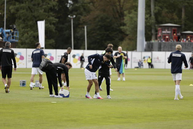 October 10, 2026, xhettx, Soccer 3rd Division, SG Sonnenhof Grossaspach vs. SV Waldhof Mannheim; Diego Michel of SV Waldhof Mannheim, 28, needs treatment during warm-ups; ankle injury in Aspach