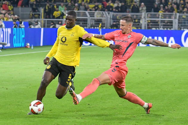 From left: Serhou Guirassy (Dortmund 9) and Marco Friedl (Bremen 32) in a one-on-one duel, September 10, 2026 ¢ Soccer ¢ Borussia Dortmund vs. SV Werder Bremen, Signal Iduna Park, Dortmund, DFB DFL regulations prohibit any use of photographs as image sequences and or quasi-video NRW Germany Copyright: xpepphotox xSaschaxWeizx pep00321, pep_20261009_sw