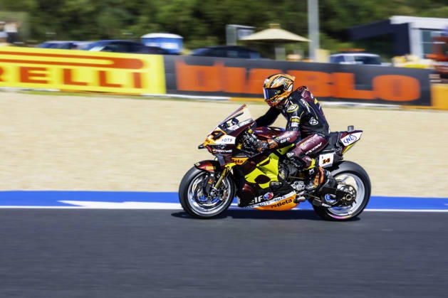 October 10, 2026, Cascais, Lisbon, Portugal: Sam Lowes of ELF Marc VDS Racing Team in action during the Superpole of the FIM Superbike World Championship, WM, Weltmeisterschaft at Circuito Estoril on October 10, 2026 in Cascais, Portugal. Motorsports 2026: WorldSBK - Tissot Estoril Round  - ZUMAr200 20261010_zsp_r200_006 Copyright: xNunoxReisinhox