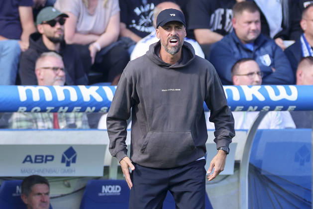 Hannover 96 coach Sandro Wagner looks disappointed during the 2. Bundesliga match between 1. FC Magdeburg and Hannover 96, Avnet Arena on October 10, 2026, in Magdeburg, Germany. Photo by Marco Steinbrenner, DeFodi Images. Coach Sandro Wagner of Hannover 96 looks dejected during the 2nd Bundesliga match between 1 FC Magdeburg and Hannover 96 at Avnet Arena on October 10, 2026 in Magdeburg, Germany. Photo by Marco Steinbrenner, DeFodi Images. DFB and DFL regulations prohibit any use of photographs as image sequences and or quasi-video. Photo by Marco Steinbrenner, DeFodi Images.