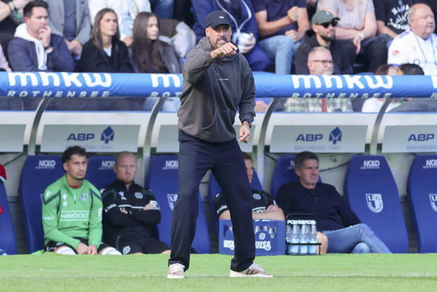 Hannover 96 coach Sandro Wagner gestures during the 2. Bundesliga match between 1. FC Magdeburg and Hannover 96, Avnet Arena on October 10, 2026, in Magdeburg, Germany. Photo by Marco Steinbrenner, DeFodi Images. Coach Sandro Wagner of Hannover 96 gestures during the 2nd Bundesliga match between 1 FC Magdeburg and Hannover 96 at Avnet Arena on October 10, 2026 in Magdeburg, Germany. Photo by Marco Steinbrenner, DeFodi Images. DFB and DFL regulations prohibit any use of photographs as image sequences and or quasi-video. Photo by Marco Steinbrenner, DeFodi Images.