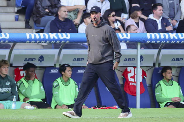 Hannover 96 coach Sandro Wagner looks disappointed during the 2. Bundesliga match between 1. FC Magdeburg and Hannover 96, Avnet Arena on October 10, 2026, in Magdeburg, Germany. Photo by Marco Steinbrenner, DeFodi Images. Coach Sandro Wagner of Hannover 96 looks dejected during the 2nd Bundesliga match between 1 FC Magdeburg and Hannover 96 at Avnet Arena on October 10, 2026 in Magdeburg, Germany. Photo by Marco Steinbrenner, DeFodi Images. DFB and DFL regulations prohibit any use of photographs as image sequences and or quasi-video. Photo by Marco Steinbrenner, DeFodi Images.