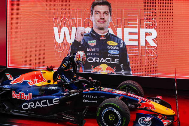 2026 Formula 1 Singapore Grand Prix - Sprint MAX VERSTAPPEN (NED) of Oracle Red Bull Racing PARC FERME Sprint Race on SATURDAY during the 2026 FORMULA 1 SINGAPORE AIRLINES SINGAPORE GRAND PRIX 2026 at MARINA BAY STREET CIRCUIT SINGAPORE on October 10, 2026. Photo by Tan Jun Da ABACAPRESS.COM Singapore Singapore  Copyright: xJunxDaxTan ABACAx