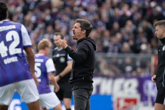 Thomas Stamm, Head Coach of Dresden; VfL Osnabrück vs. SG Dynamo Dresden; Soccer; 2. Bundesliga; Matchday 7; October 10, 2026; DFL regulations prohibit any use of photographs as image sequences and or quasi-video; Osnabrück, Lower Saxony, Germany Copyright: xkolbert-press MarcxNiemeyerx