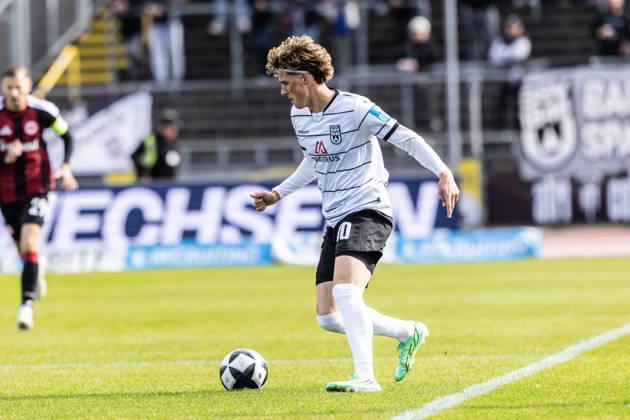 SSV Ulm 1846 Soccer vs. Eintracht Frankfurt II, Soccer, Regionalliga Southwest, Matchday 11, Donaustadion Ulm, October 26, 2010, Oliver Wähling, SSV Ulm 1846 Soccer, 10 SSV Ulm 1846 Soccer vs. Eintracht Frankfurt II, Soccer, Regionalliga Southwest, Matchday 11, Donaustadion Ulm, October 26, Photo by Lucca Fundel, Ulm, Donaustadion, Baden-Württemberg, Germany