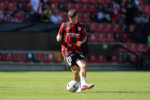ESP LaLiga EA Sports Rayo Vallecano vs. Athletic Club Peio Canales of Athletic warms up during the LaLiga EA Sports match between Rayo Vallecano and Athletic Club, played at Vallecas Stadium in Madrid on October 10, 2026, in Spain. Spain Soccer Copyright: xAgenciaxLOFx