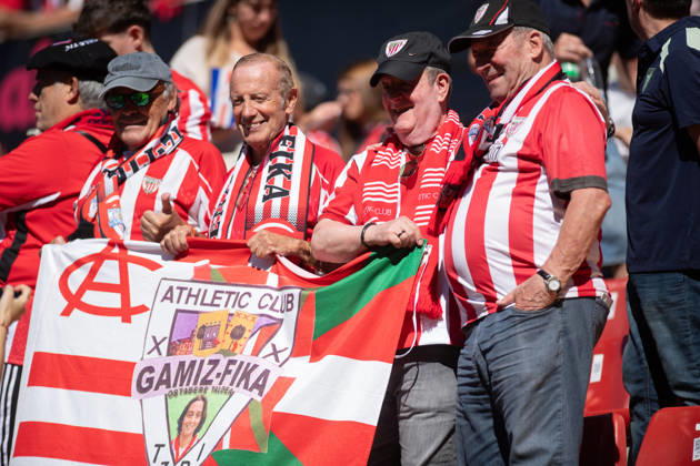 ESP LaLiga EA Sports: Rayo Vallecano vs. Athletic Club fans during the LaLiga EA Sports match between Rayo Vallecano and Athletic Club, played at Vallecas Stadium in Madrid on October 10, 2026, in Spain. Spanish Soccer Copyright: xAgenciaxLOFx