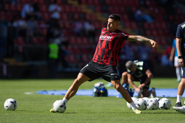 ESP LaLiga EA Sports Rayo Vallecano vs. Athletic Club Alejandro Berenguer Remiro of Athletic warms up during the LaLiga EA Sports match between Rayo Vallecano and Athletic Club played at Vallecas Stadium in Madrid on October 10, 2026 in Spain. Spain Soccer Copyright: xAgenciaxLOFx